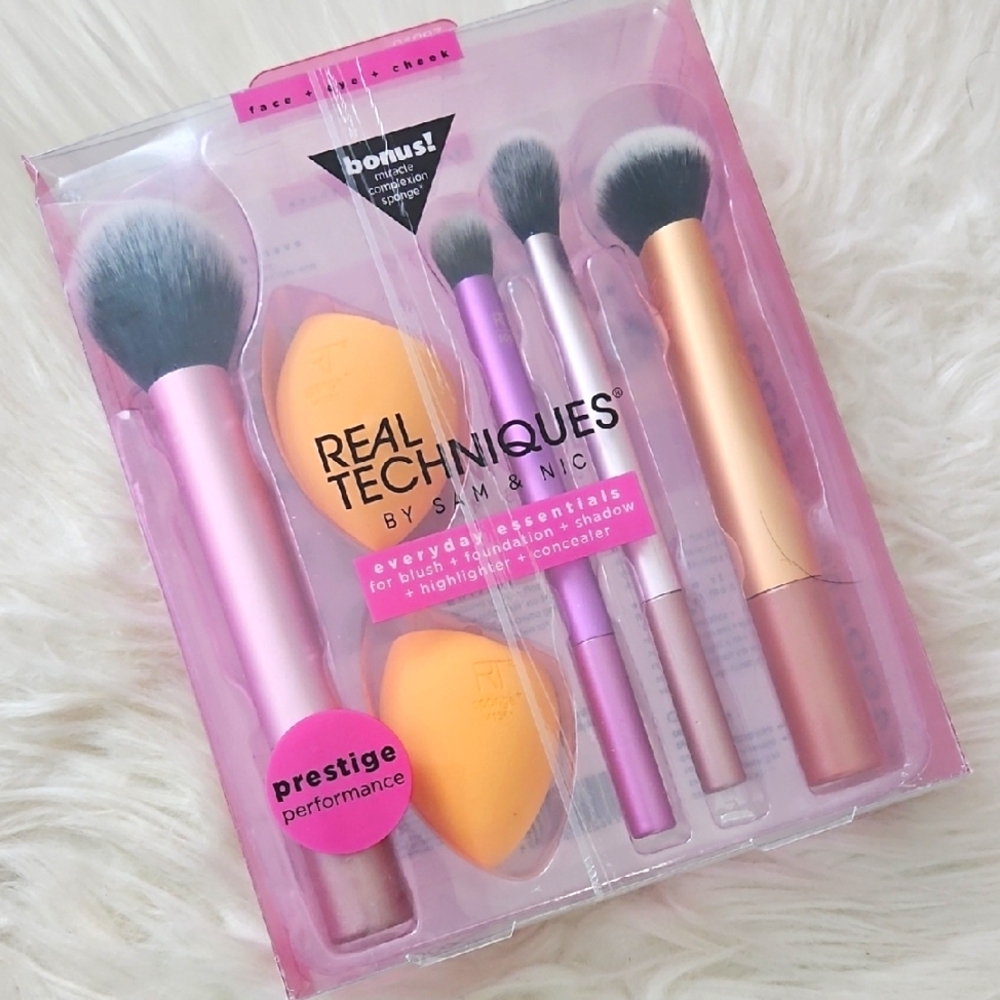Real Techniques Makeup Brush Set